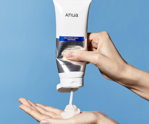 8 Hyaluronic Acid Hydrating Gentle Foaming Cleanser