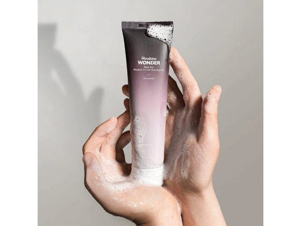 Black Rice Moisture 5.5 Soft Cleansing Gel