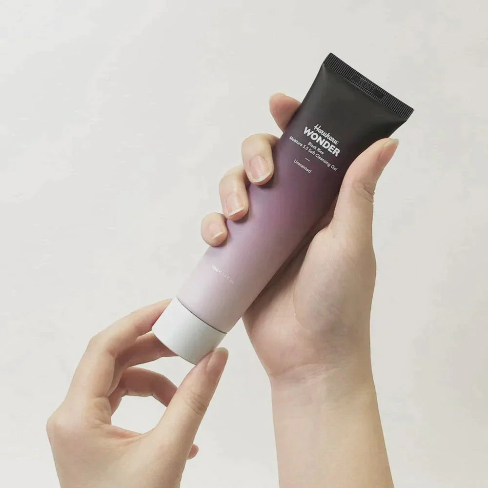 Black Rice Moisture 5.5 Soft Cleansing Gel